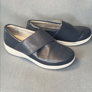 Alegria Traq Qin women's smart walking shoes. Navy EU 36/US 6-6.5